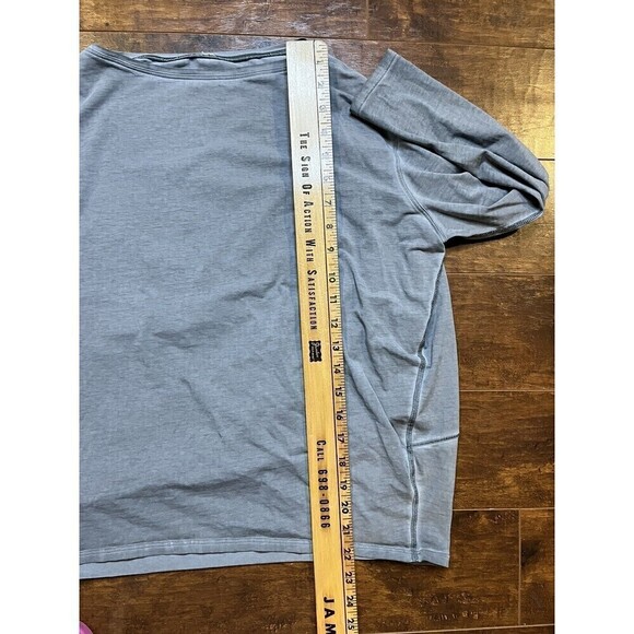 Lululemon Womens Gray Long Sleeve Wash Work Out Casual Shirt READ - Picture 3 of 5